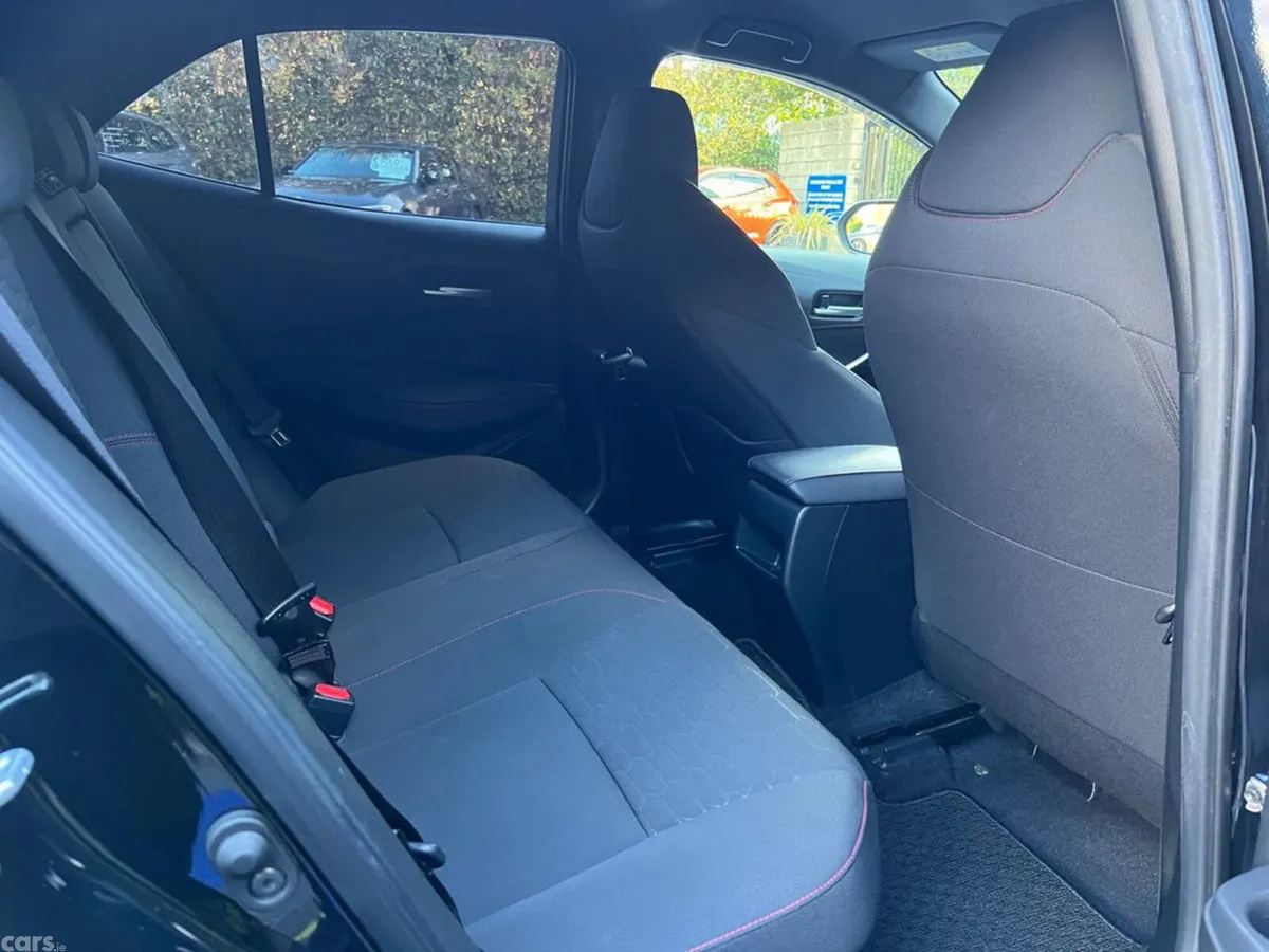 Toyota Corolla Hatchback, Petrol Hybrid, 2018, Black