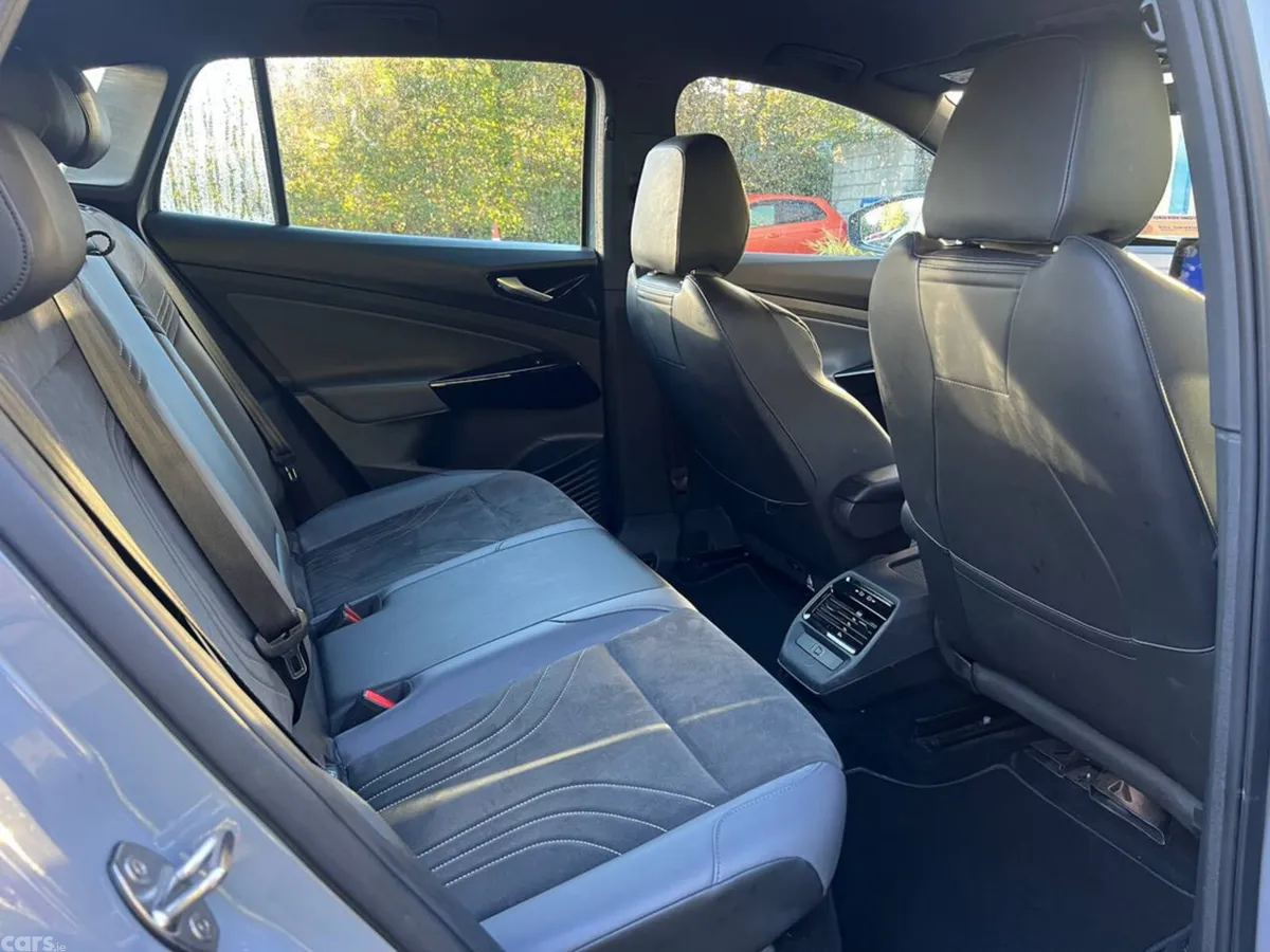 Volkswagen ID.4 Estate, Electric, 2023, Grey