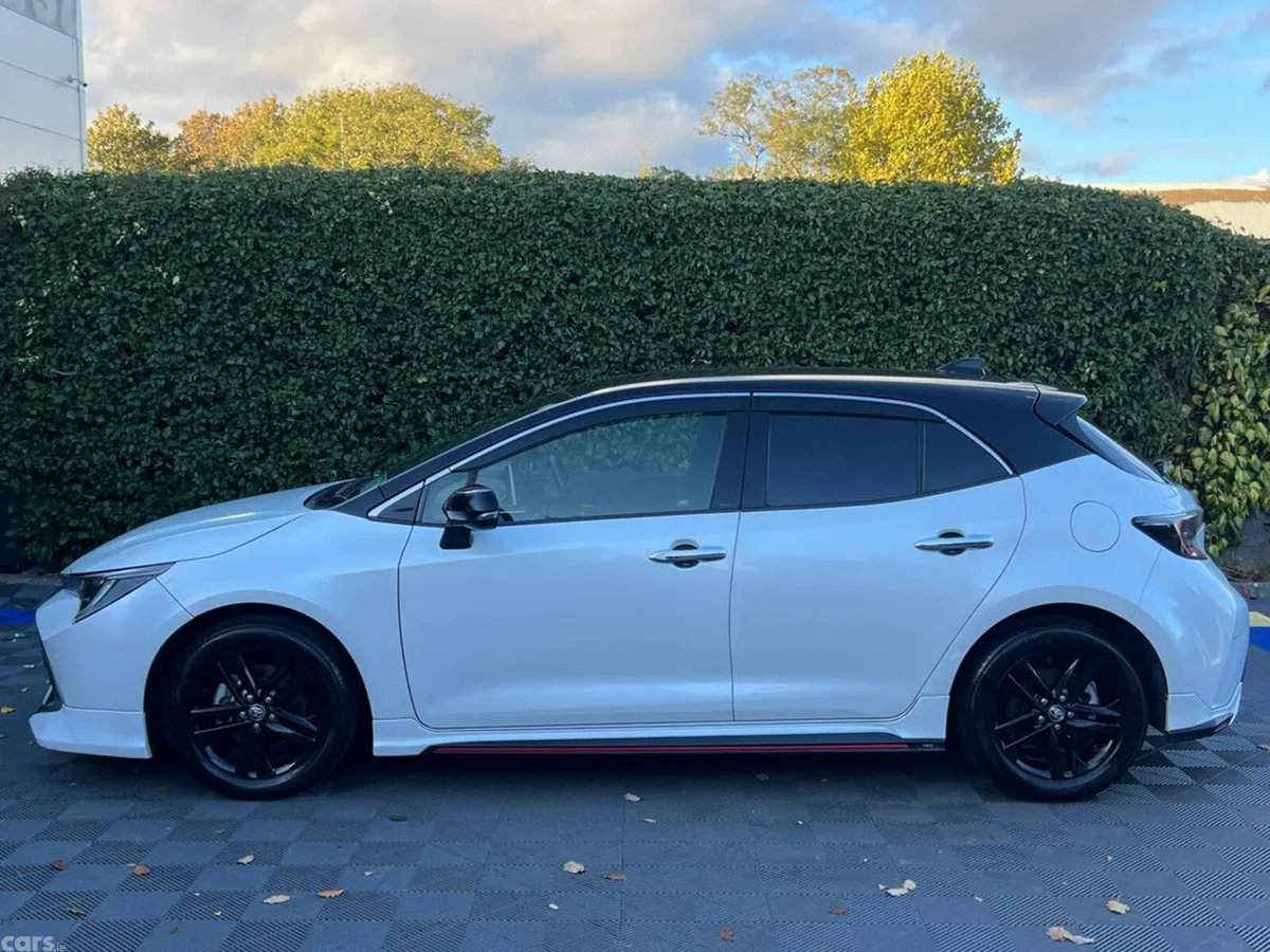 Toyota Corolla Hatchback, Petrol Hybrid, 2020, White