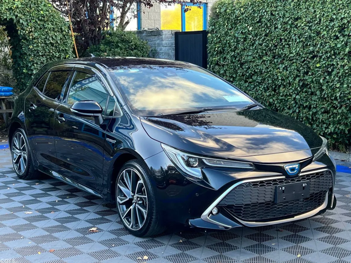 Toyota Corolla Hatchback, Petrol Hybrid, 2018, Black