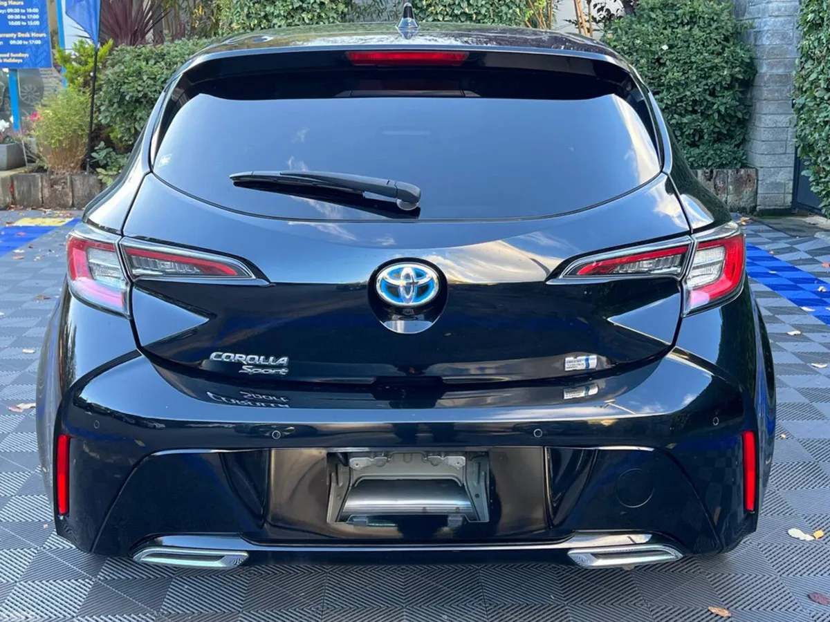 Toyota Corolla Hatchback, Petrol Hybrid, 2018, Black