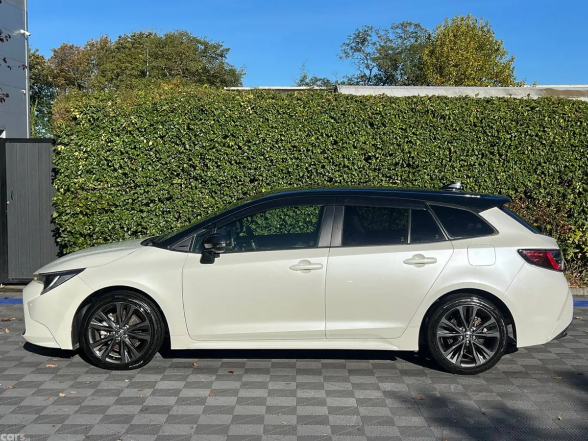 Toyota Corolla Estate, Petrol Hybrid, 2021, White