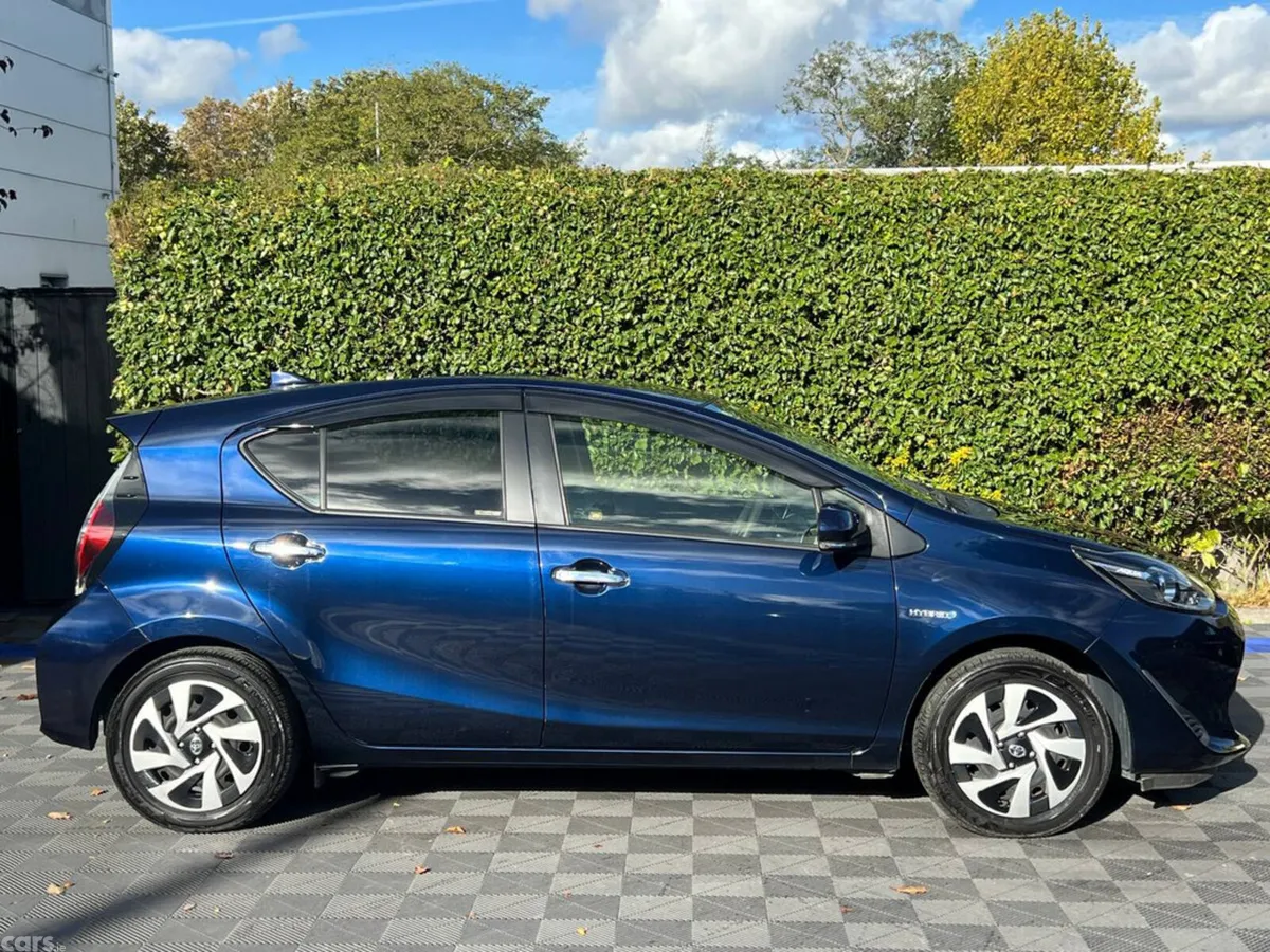 Toyota Aqua Hatchback, Petrol Hybrid, 2019, Blue