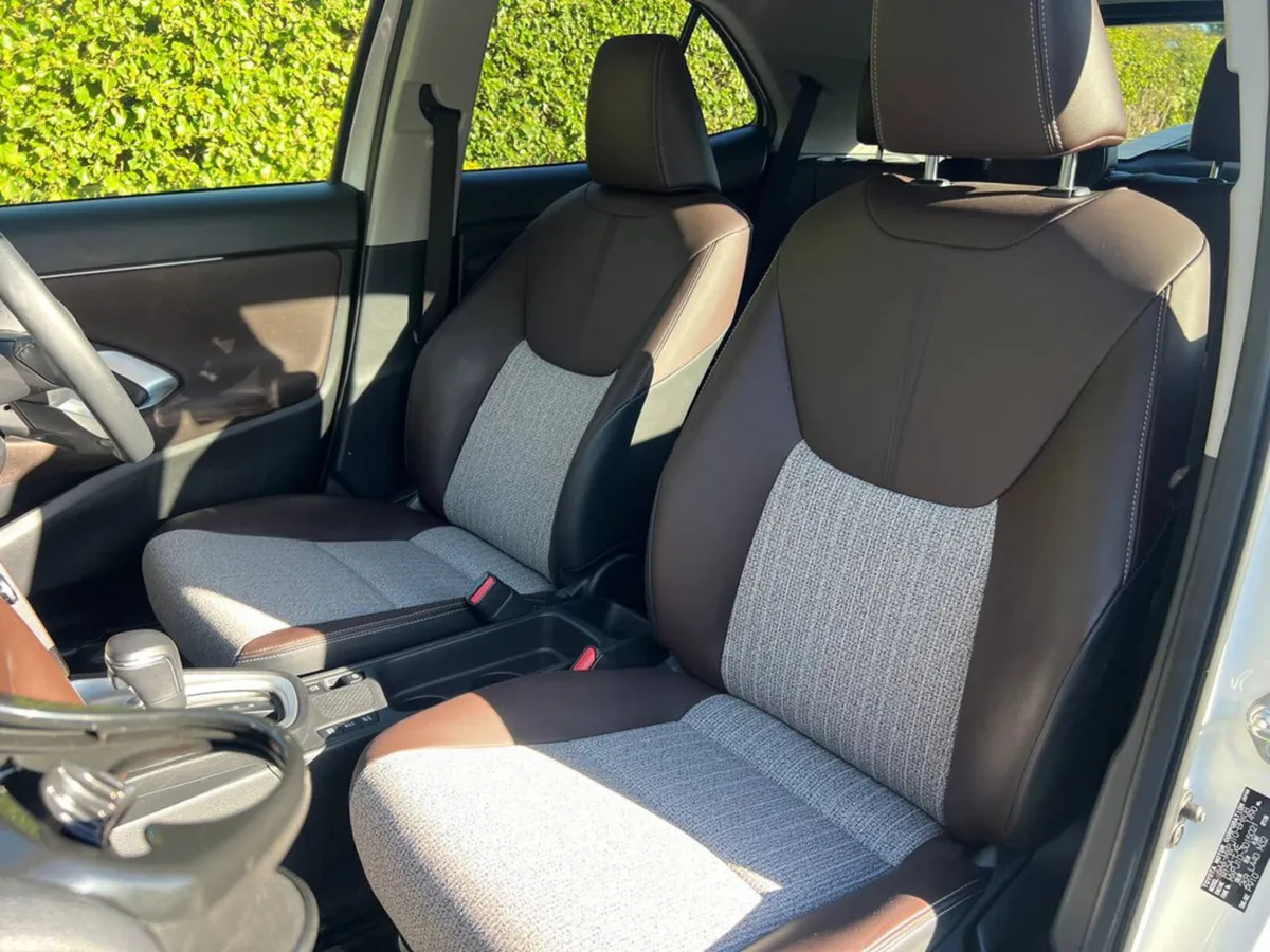 Toyota Yaris Cross Hatchback, Petrol Hybrid, 2021, White