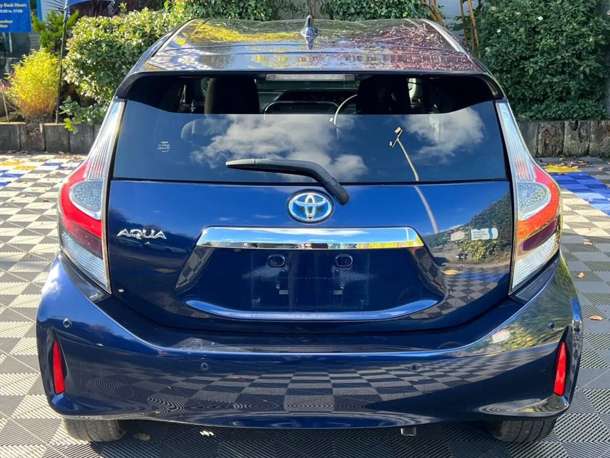 Toyota Aqua Hatchback, Petrol Hybrid, 2019, Blue
