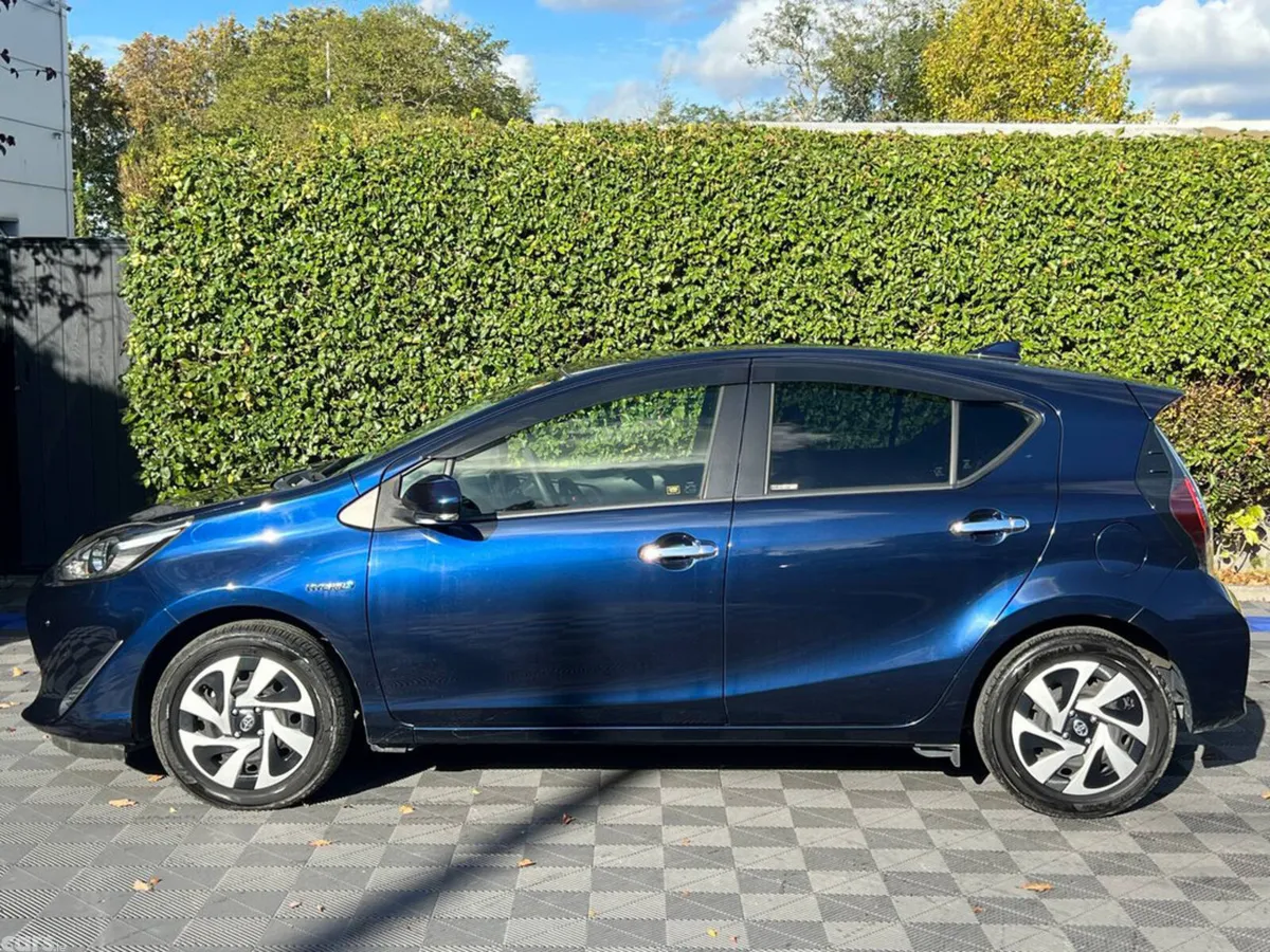 Toyota Aqua Hatchback, Petrol Hybrid, 2019, Blue