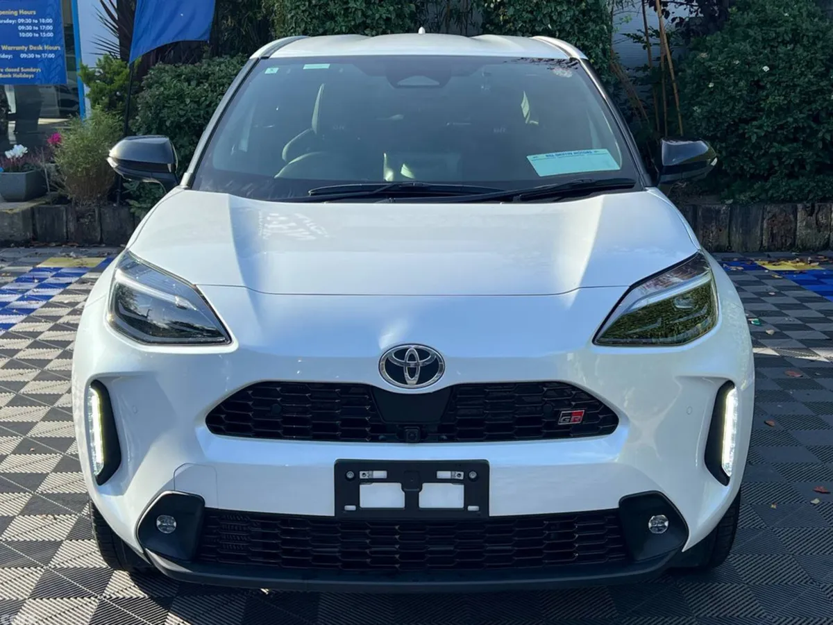 Toyota Yaris Cross SUV, Petrol Hybrid, 2024, White