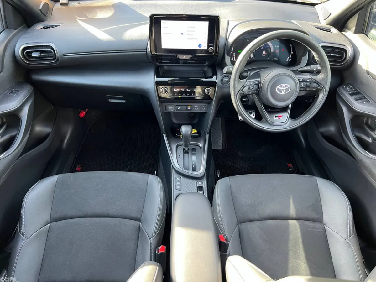 Toyota Yaris Cross SUV, Petrol Hybrid, 2024, White