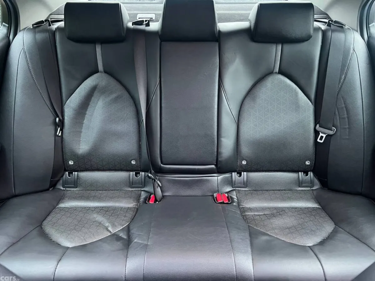 Toyota Camry Saloon, Petrol Hybrid, 2023, Blue