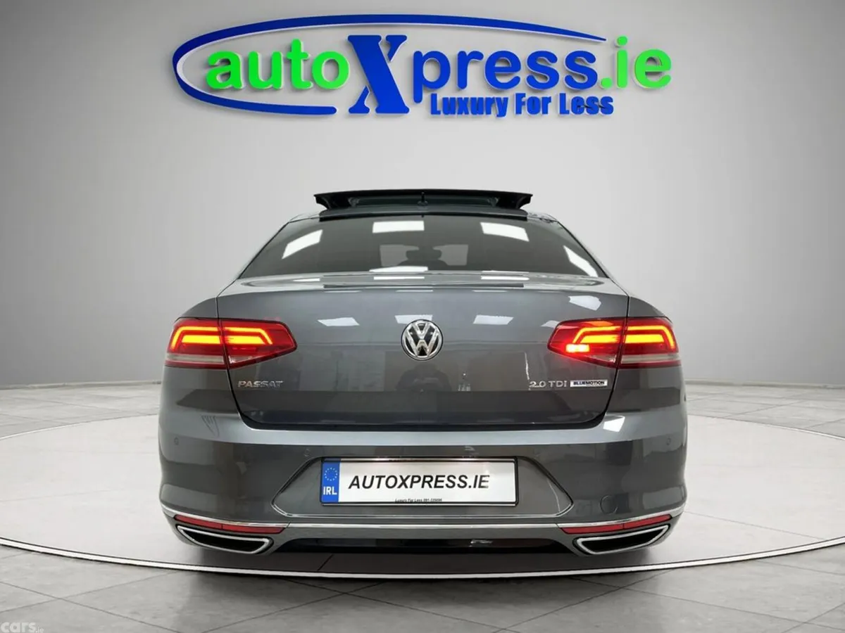 Volkswagen Passat Saloon, Diesel, 2017, Grey