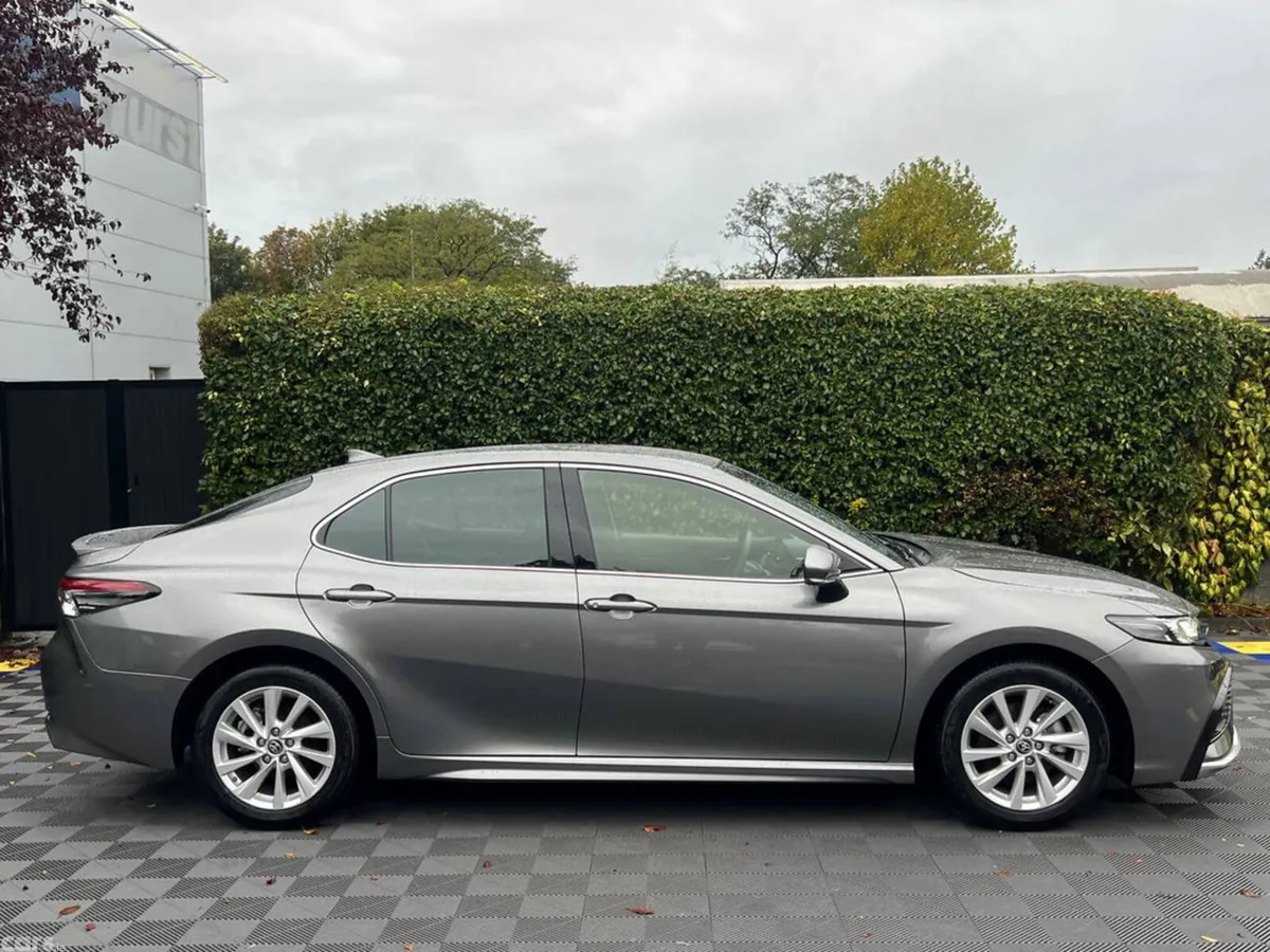 Toyota Camry Saloon, Petrol Hybrid, 2023, Grey