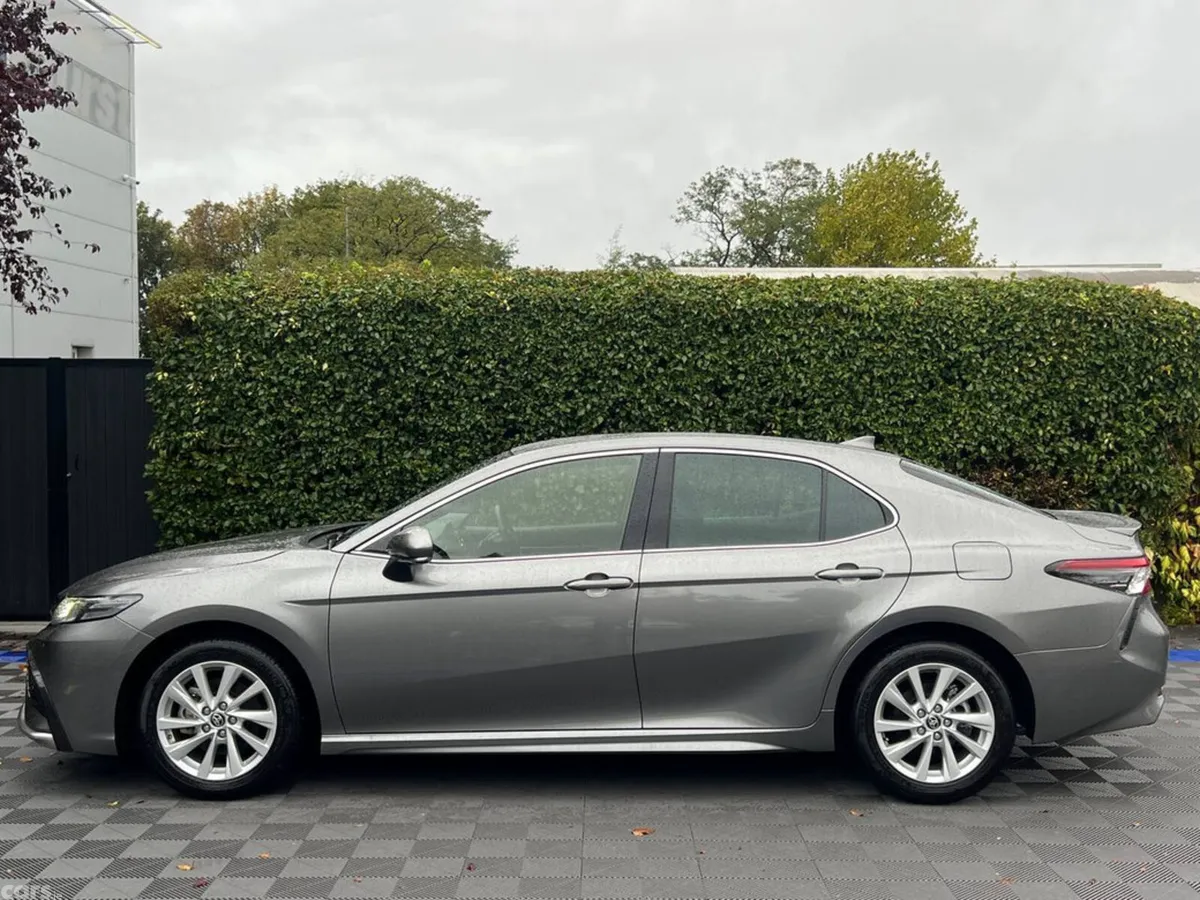 Toyota Camry Saloon, Petrol Hybrid, 2023, Grey