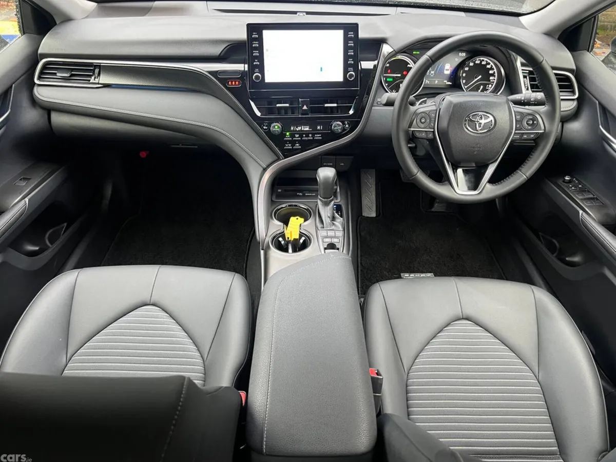 Toyota Camry Saloon, Petrol Hybrid, 2023, Grey