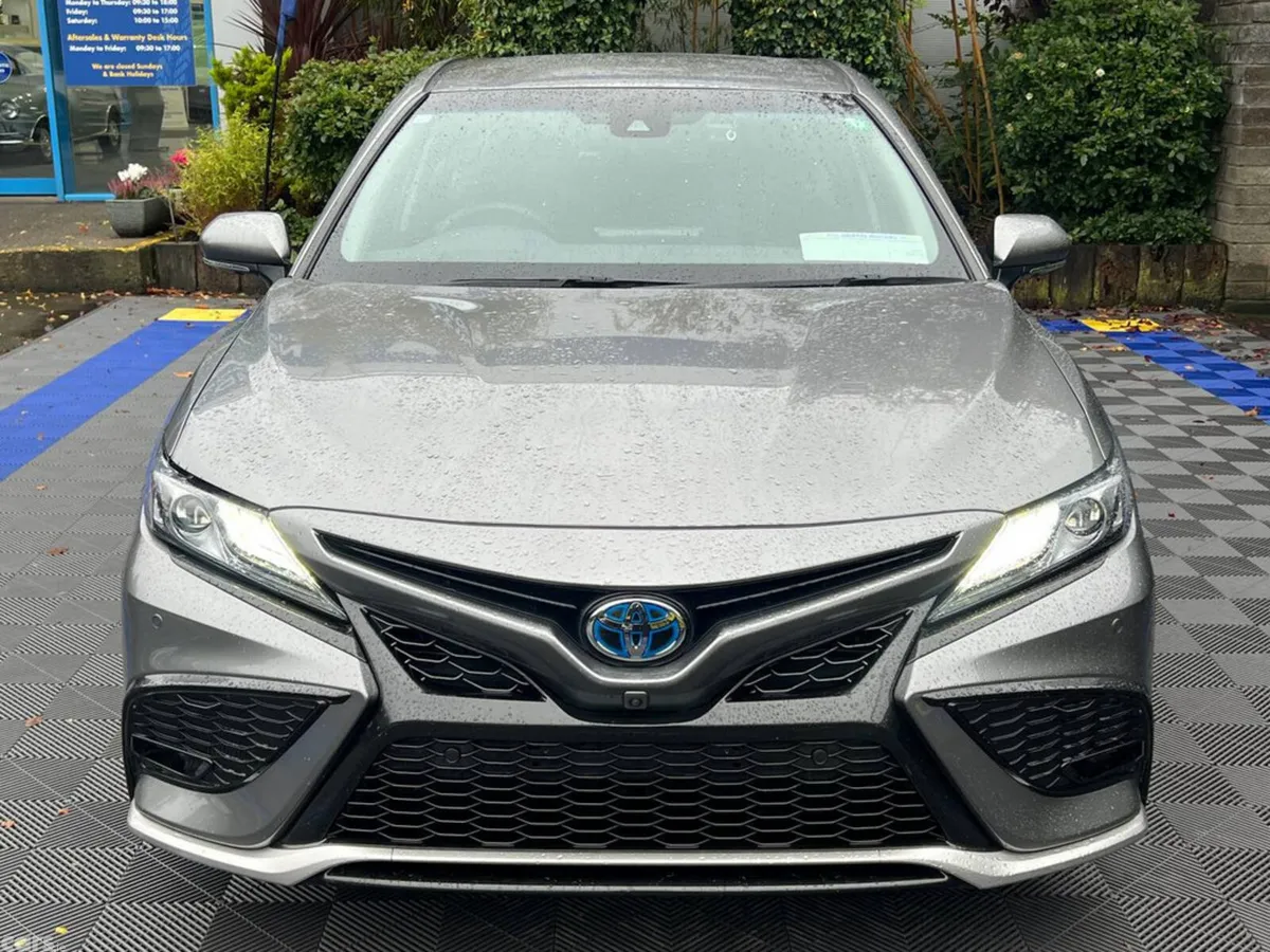 Toyota Camry Saloon, Petrol Hybrid, 2023, Grey