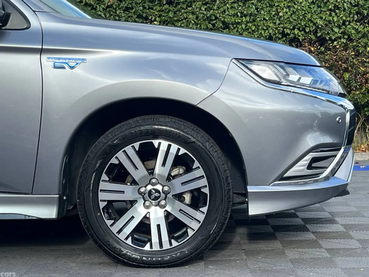 Mitsubishi Outlander SUV, Petrol Plug-in Hybrid, 2019, Grey