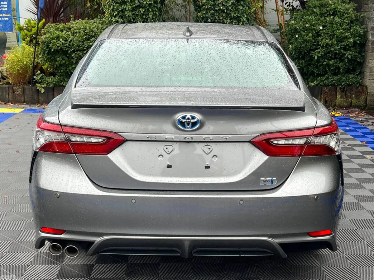 Toyota Camry Saloon, Petrol Hybrid, 2023, Grey