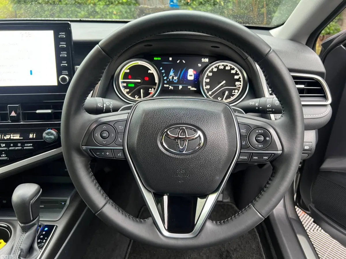 Toyota Camry Saloon, Petrol Hybrid, 2023, Grey
