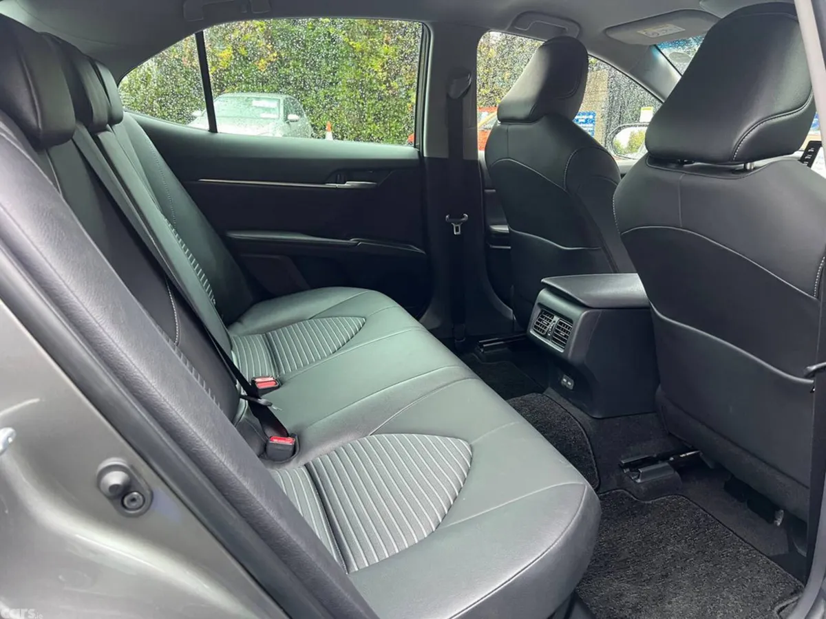 Toyota Camry Saloon, Petrol Hybrid, 2023, Grey