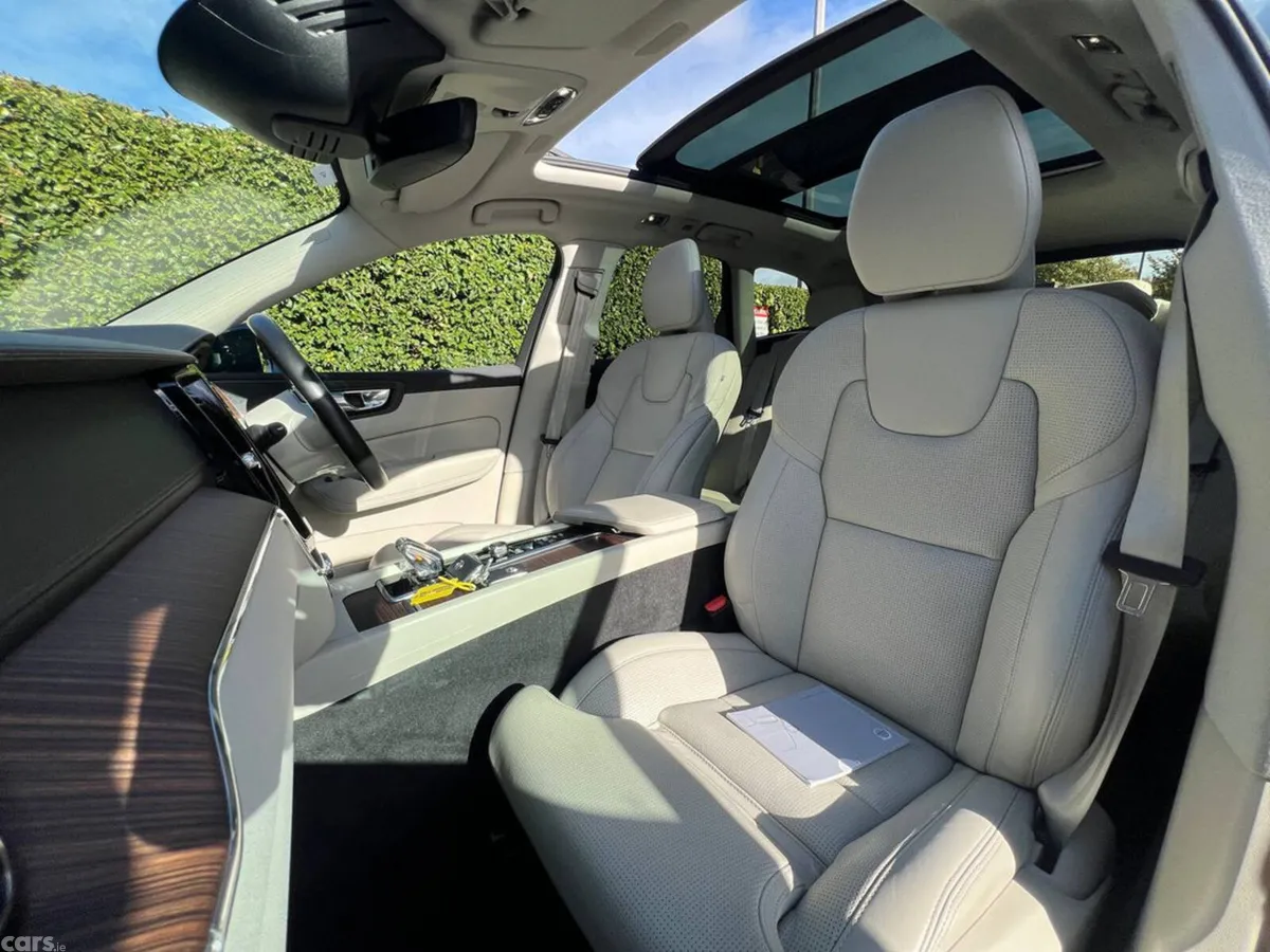Volvo XC60 Estate, Petrol Plug-in Hybrid, 2020, Blue