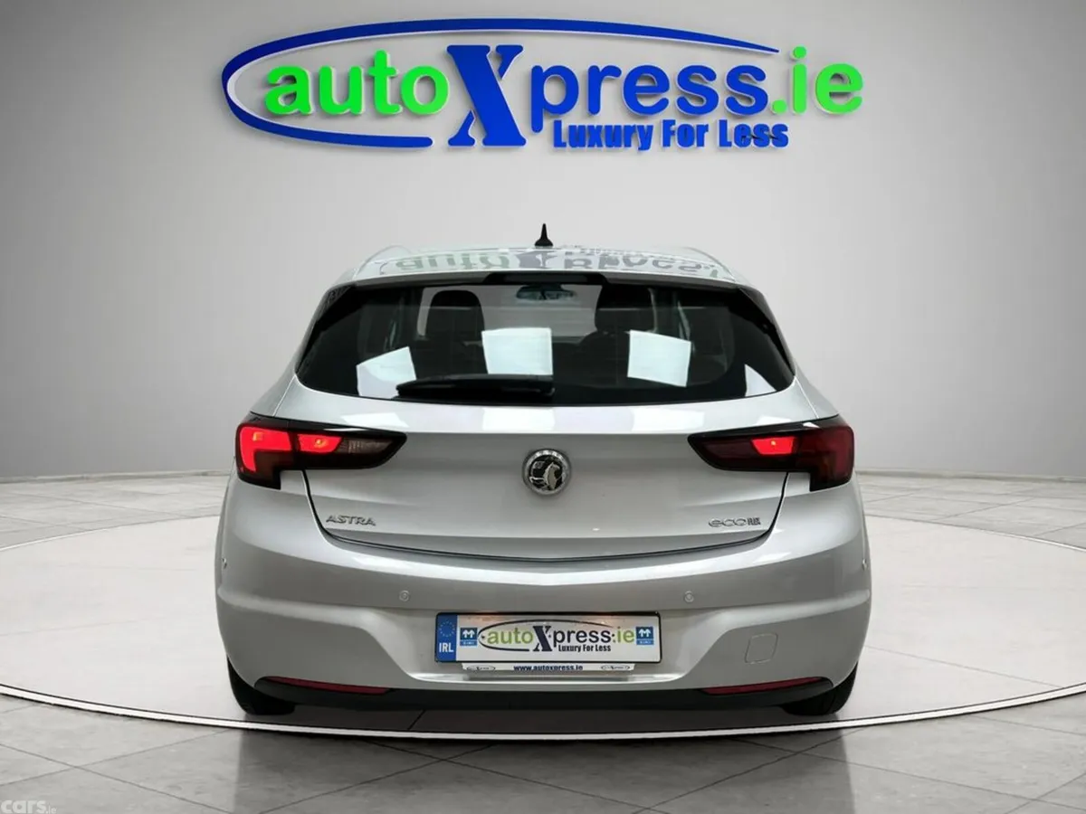 Vauxhall Astra Hatchback, Diesel, 2017, Silver