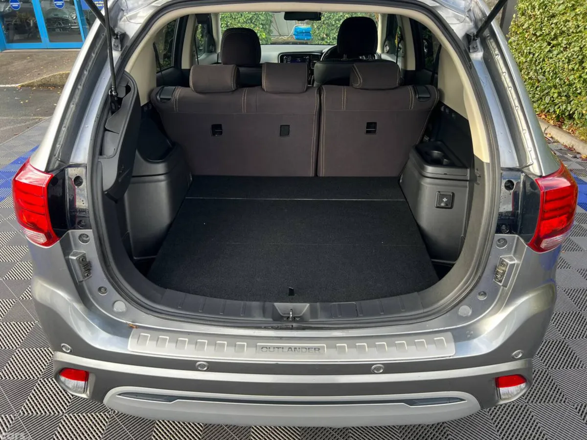 Mitsubishi Outlander SUV, Petrol Plug-in Hybrid, 2019, Grey