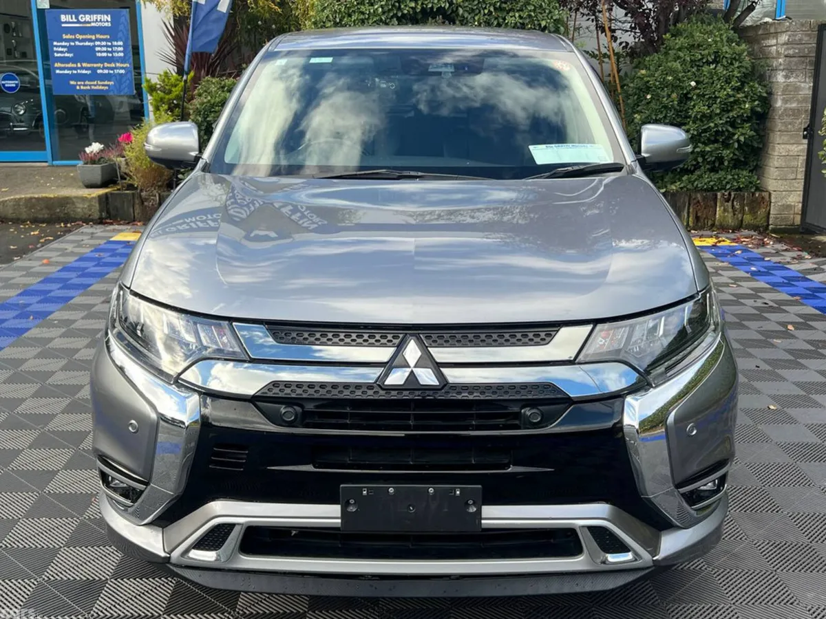 Mitsubishi Outlander SUV, Petrol Plug-in Hybrid, 2019, Grey