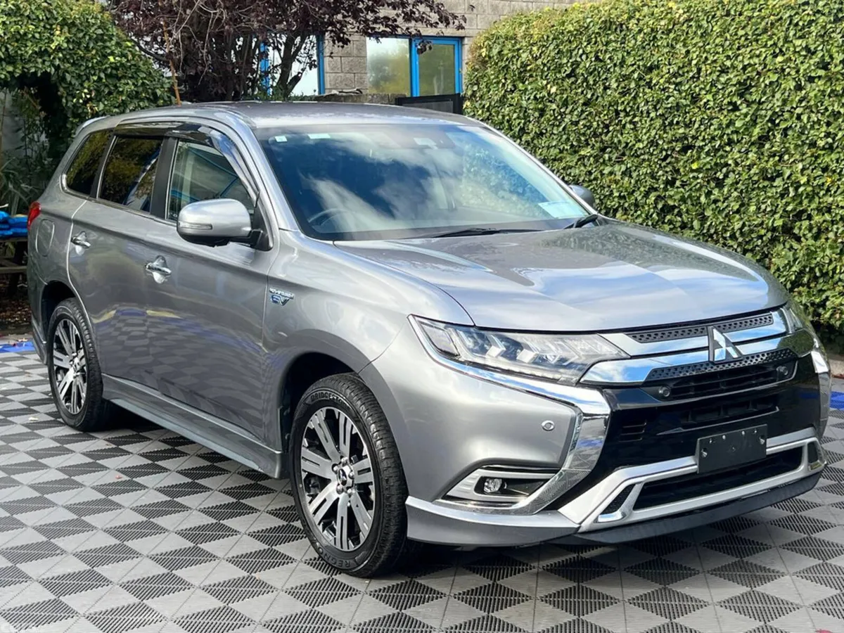 Mitsubishi Outlander SUV, Petrol Plug-in Hybrid, 2019, Grey