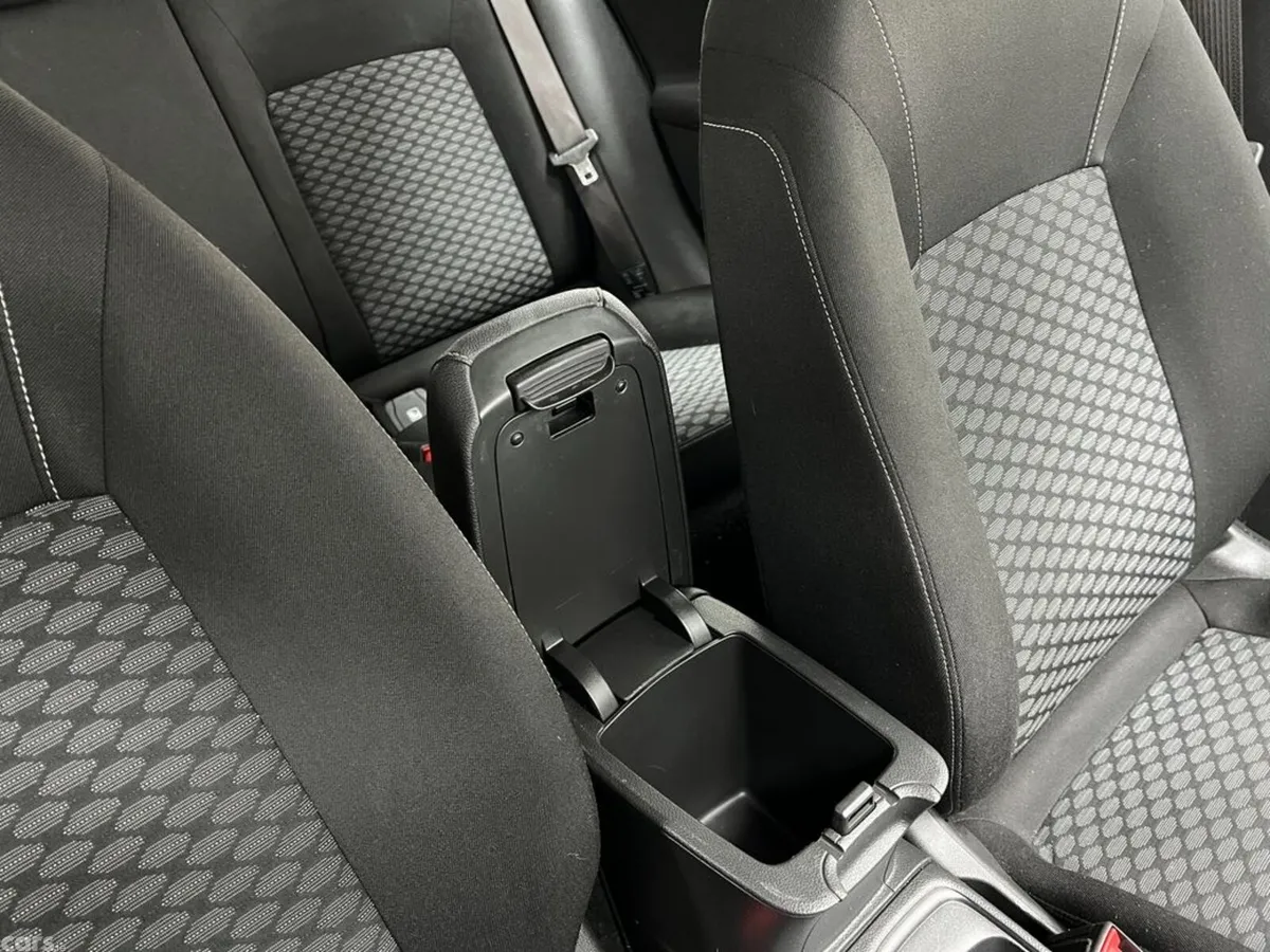 Vauxhall Astra Hatchback, Diesel, 2017, Silver