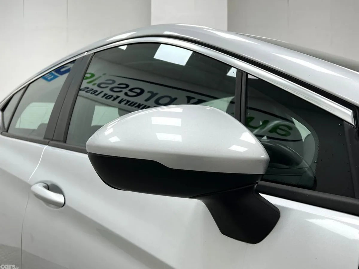 Vauxhall Astra Hatchback, Diesel, 2017, Silver