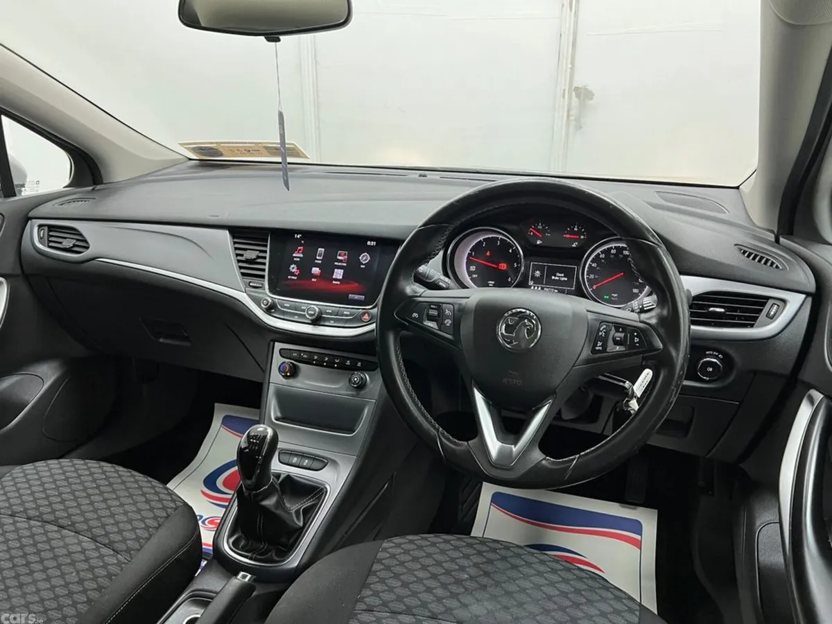 Vauxhall Astra Hatchback, Diesel, 2017, Silver