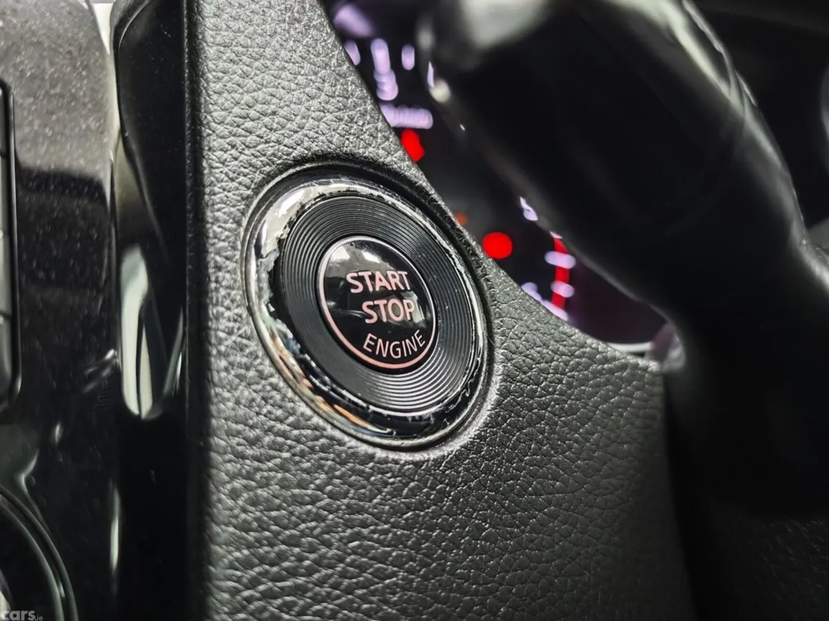 Nissan Qashqai Hatchback, Diesel, 2018, Blue