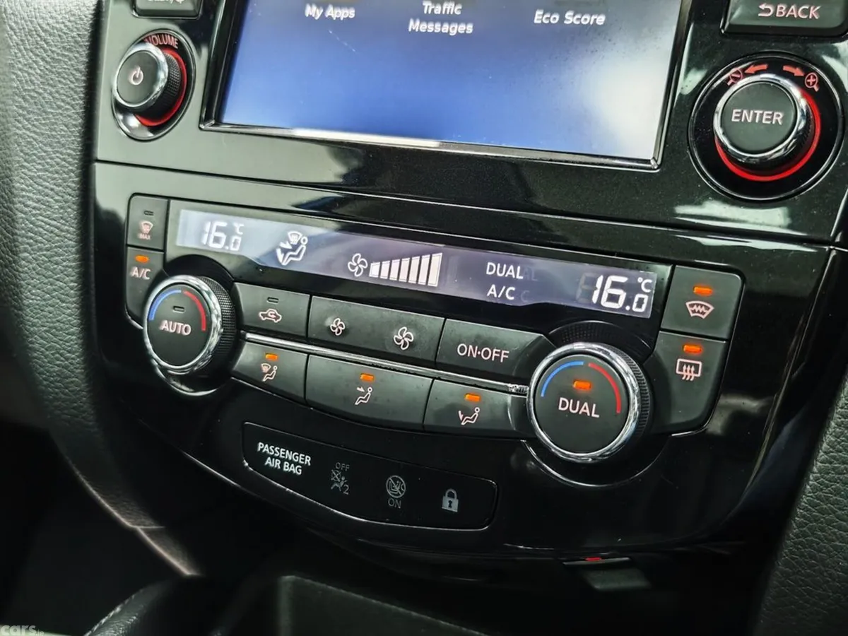 Nissan Qashqai Hatchback, Diesel, 2018, Blue