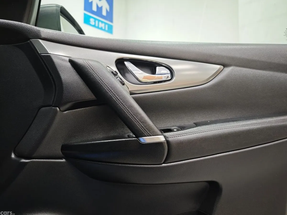 Nissan Qashqai Hatchback, Diesel, 2018, Blue