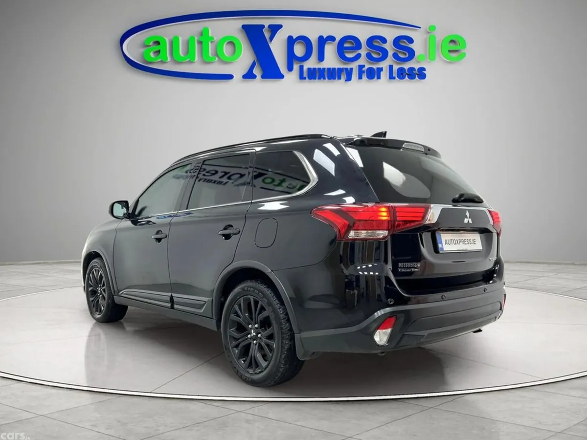 Mitsubishi Outlander SUV, Diesel, 2019, Black