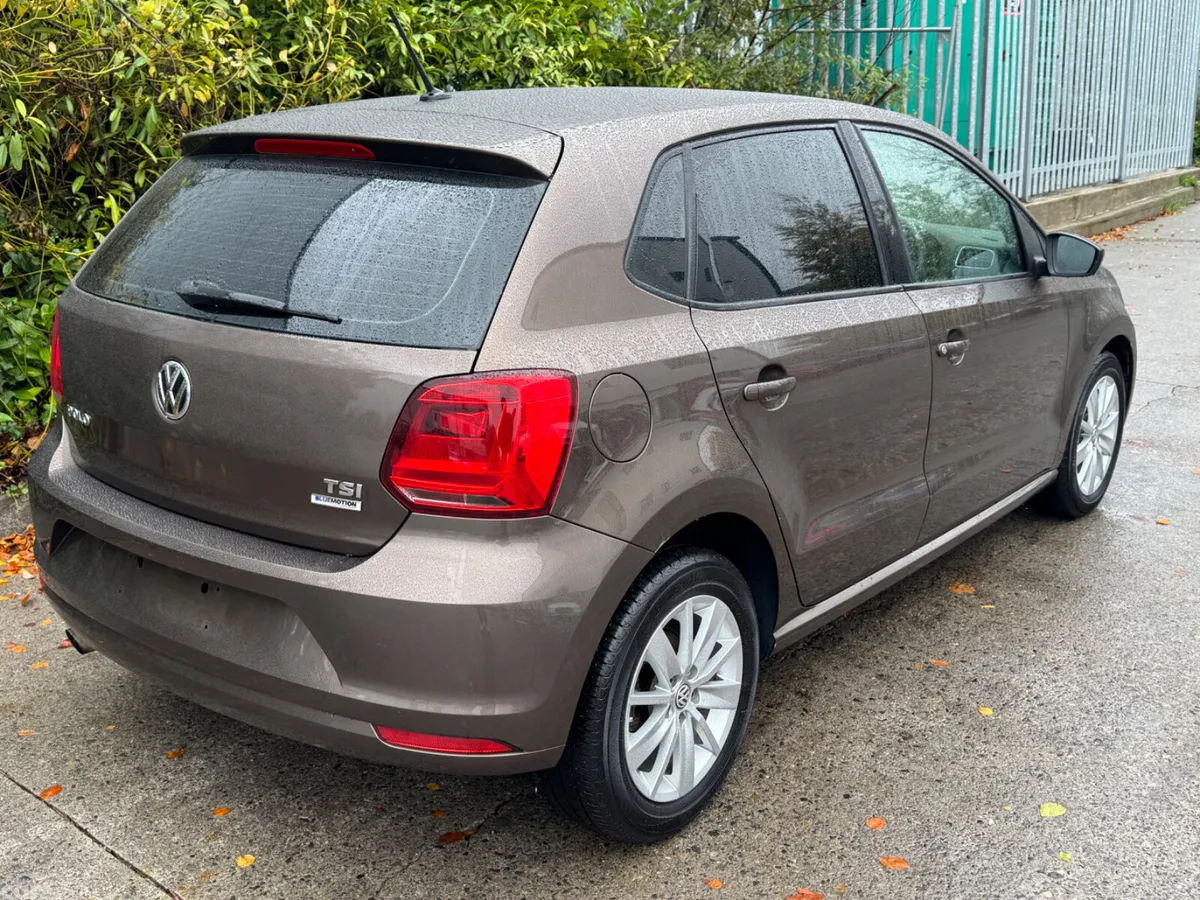 Volkswagen Polo Hatchback, Petrol, 2014, Brown