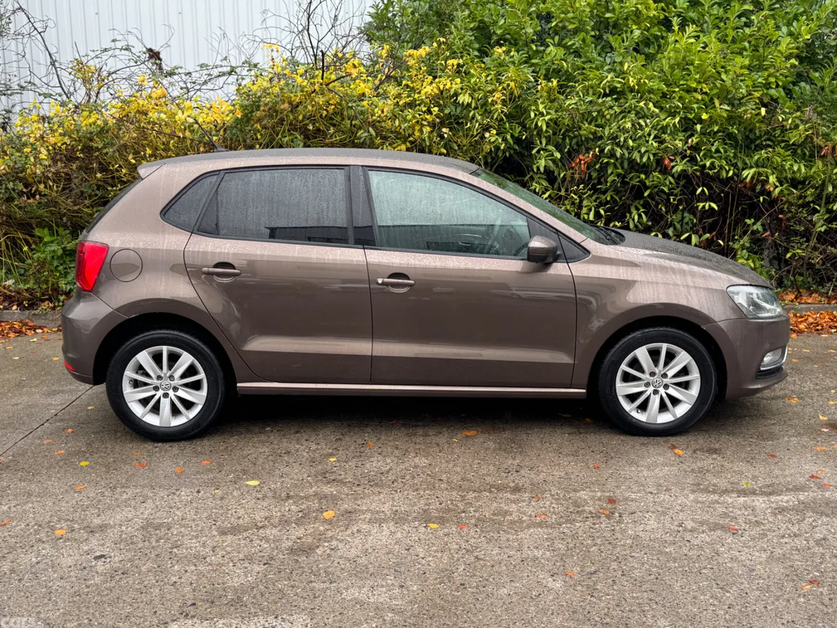 Volkswagen Polo Hatchback, Petrol, 2014, Brown