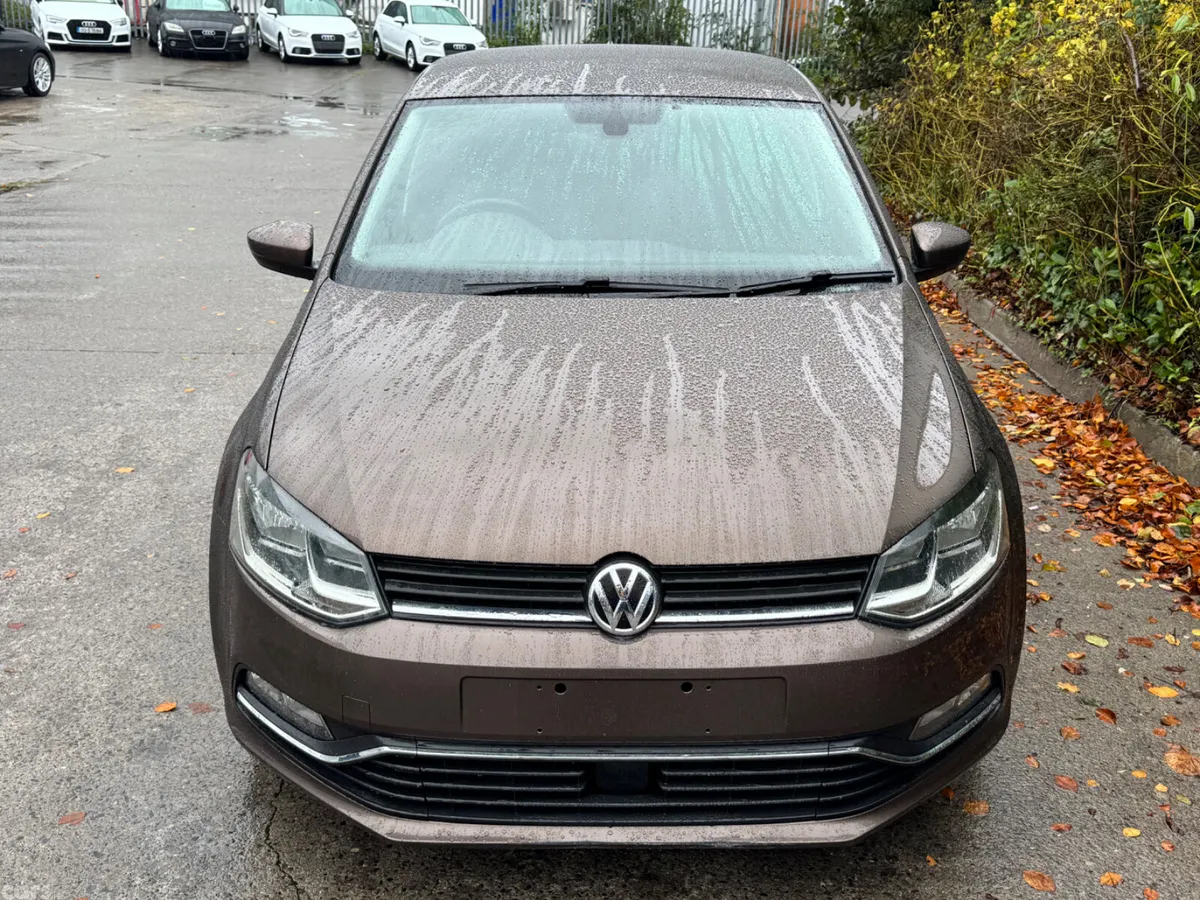 Volkswagen Polo Hatchback, Petrol, 2014, Brown