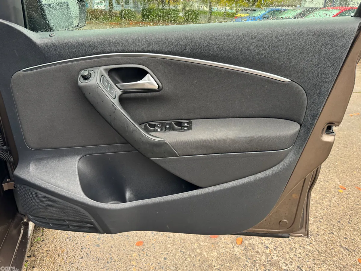 Volkswagen Polo Hatchback, Petrol, 2014, Brown