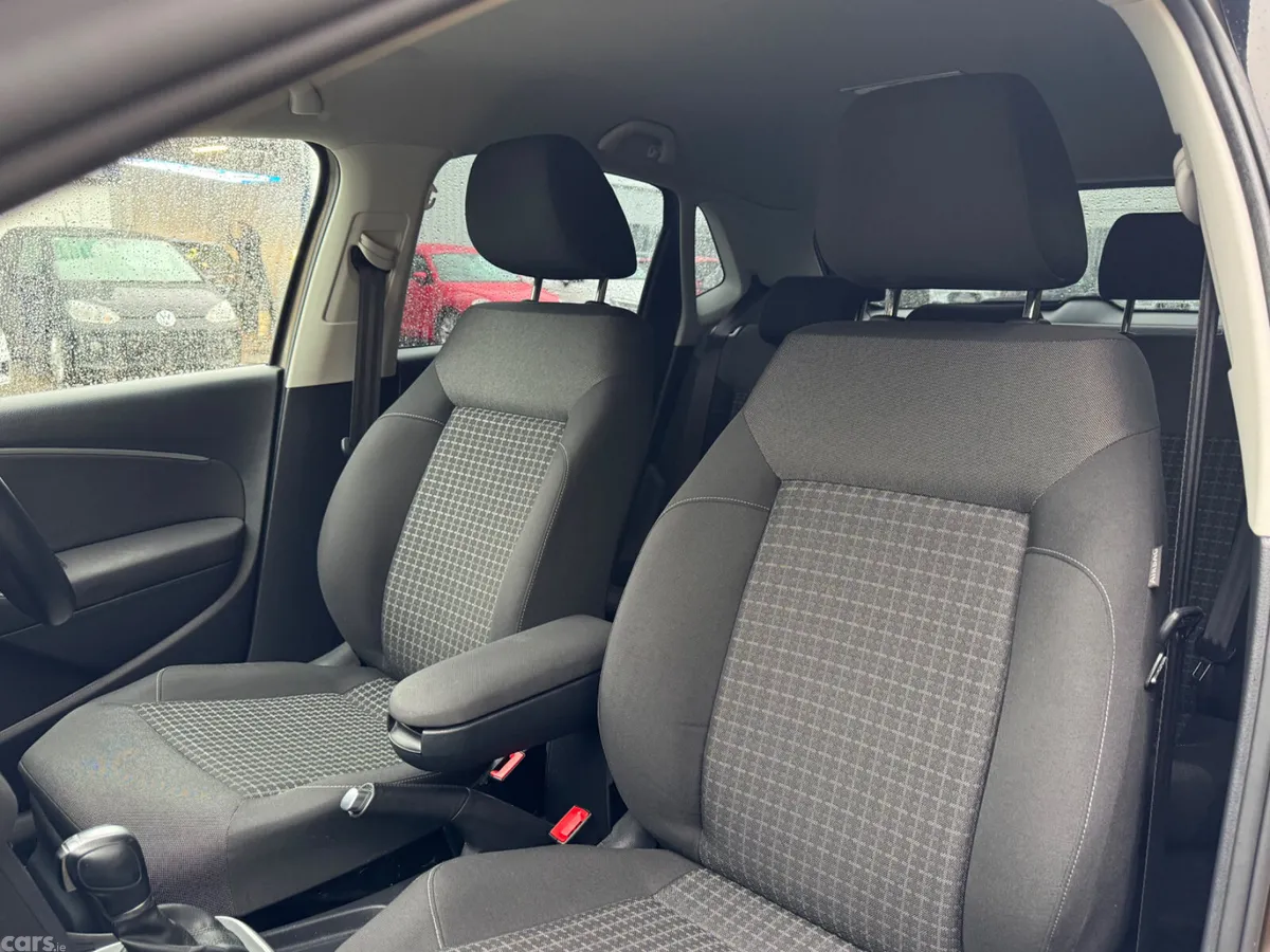 Volkswagen Polo Hatchback, Petrol, 2014, Brown