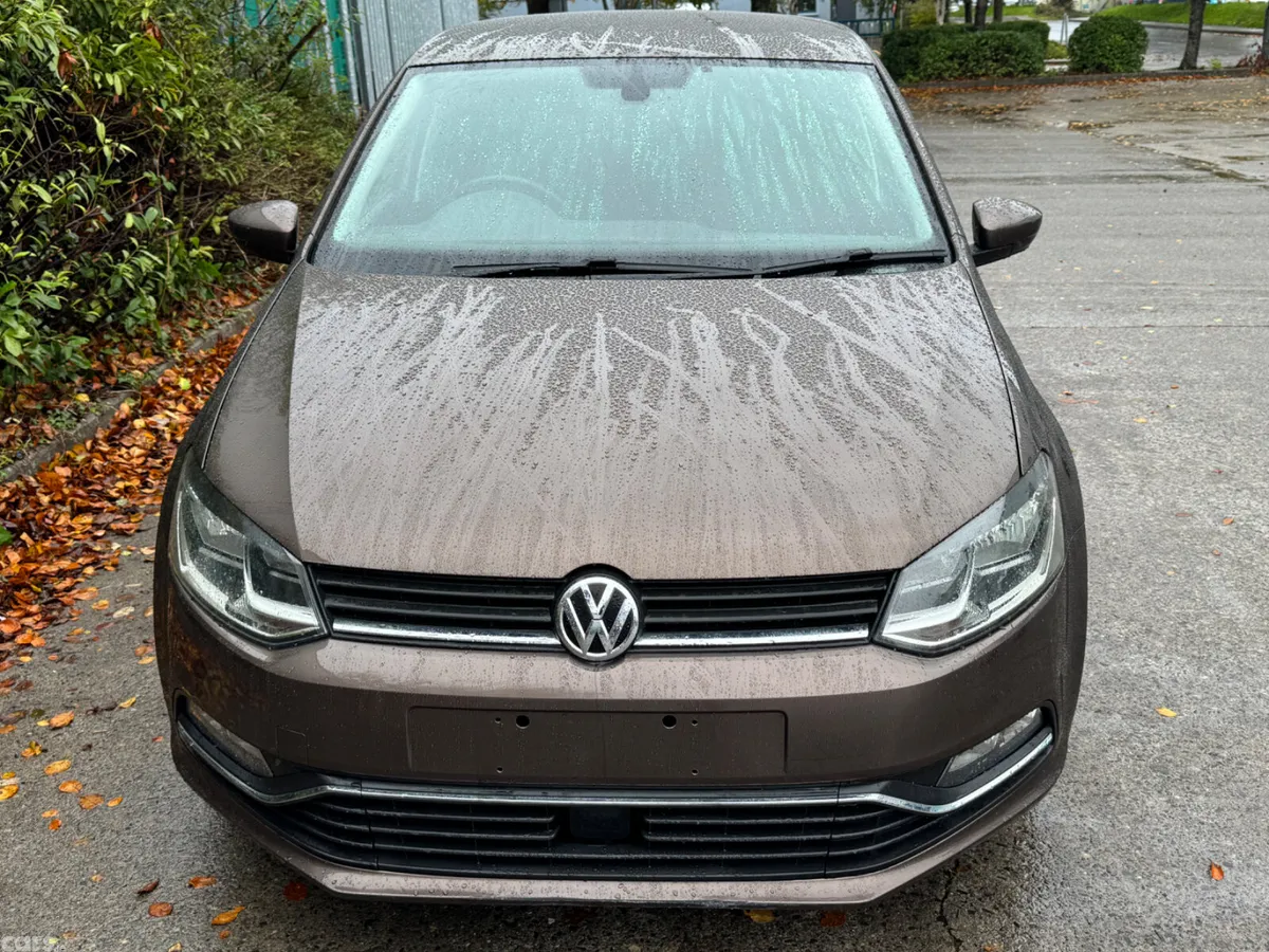 Volkswagen Polo Hatchback, Petrol, 2014, Brown