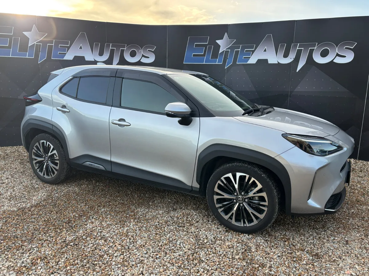 Toyota Yaris Cross Estate, Petrol Hybrid, 2022, Silver
