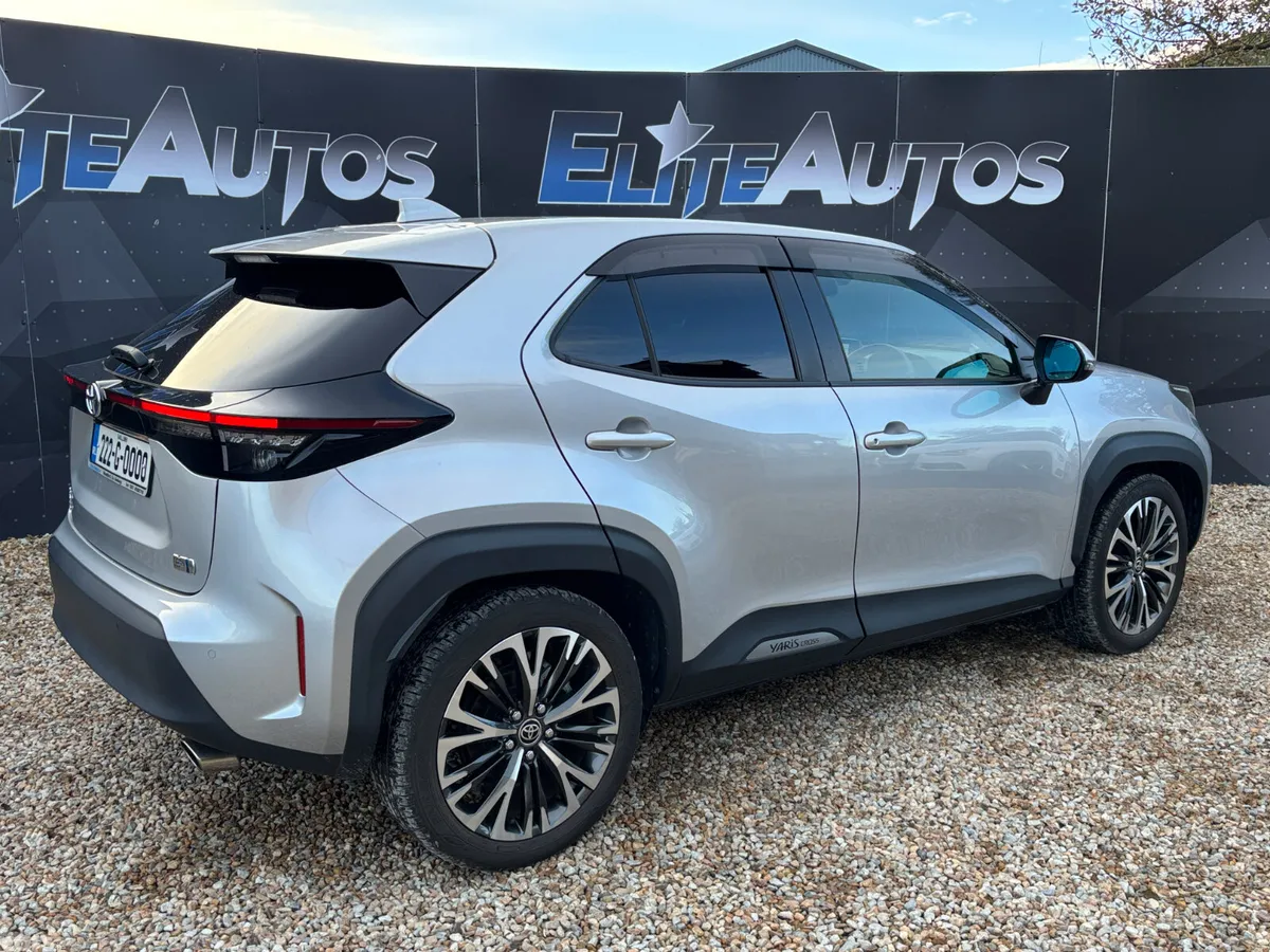 Toyota Yaris Cross Estate, Petrol Hybrid, 2022, Silver