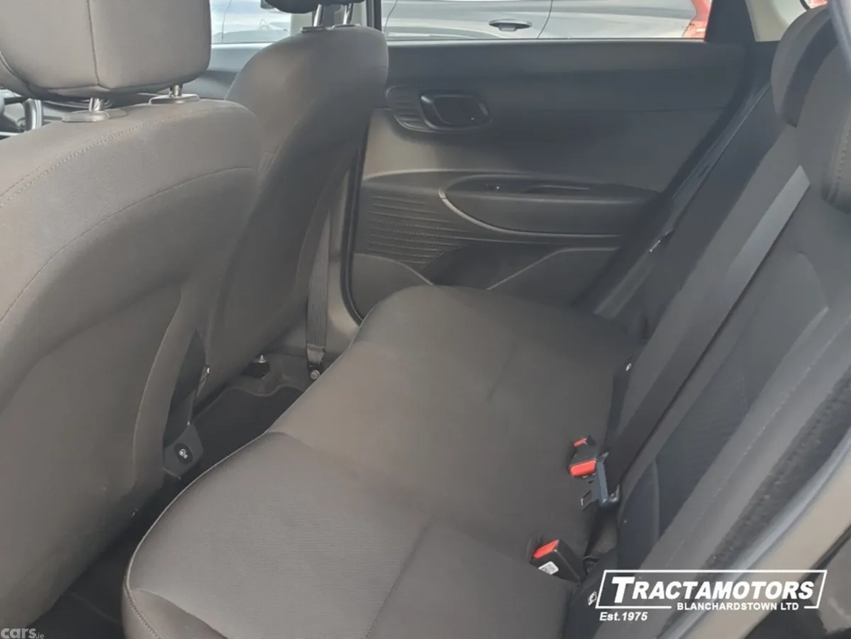 Hyundai i20 Hatchback, Petrol, 2024, Black