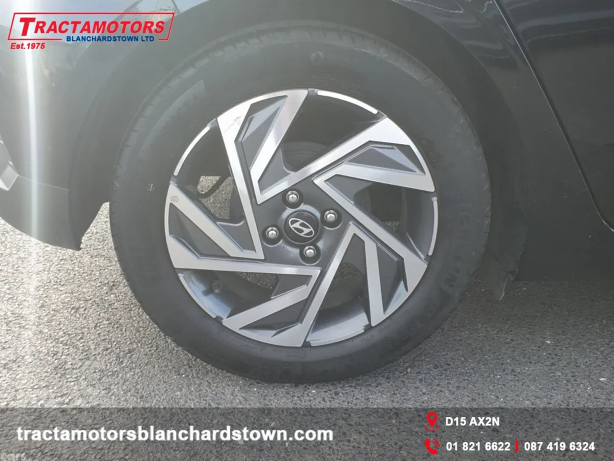 Hyundai i20 Hatchback, Petrol, 2024, Black