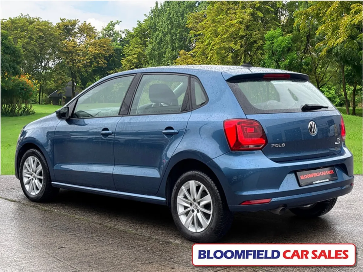 Volkswagen Polo Hatchback, Petrol, 2017, Blue