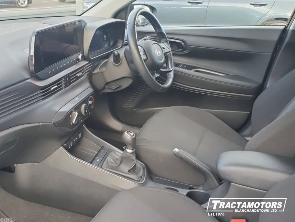 Hyundai i20 Hatchback, Petrol, 2024, Black