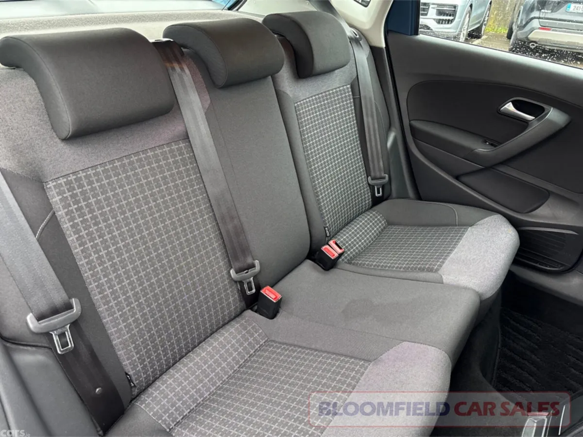 Volkswagen Polo Hatchback, Petrol, 2017, Blue