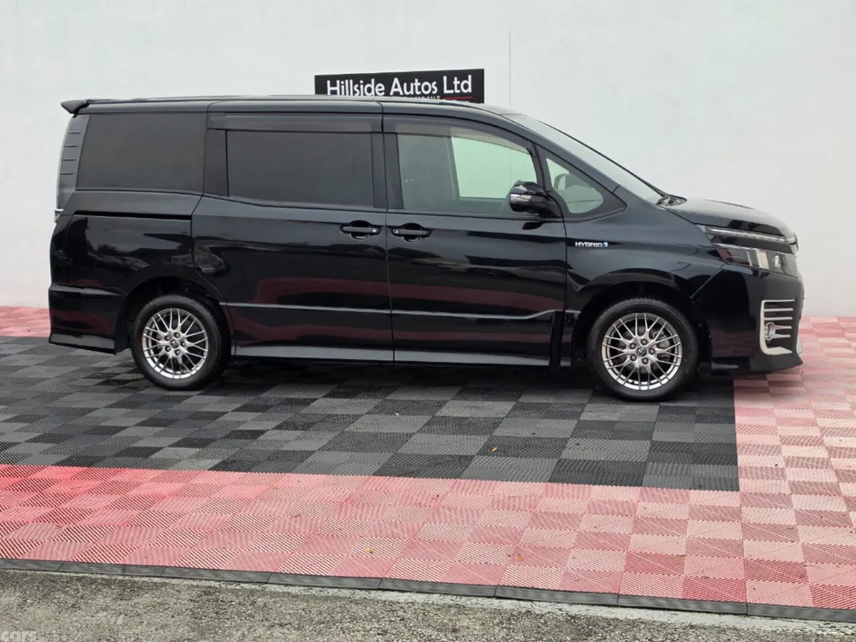 Toyota Voxy MPV, Petrol Hybrid, 2016, Black