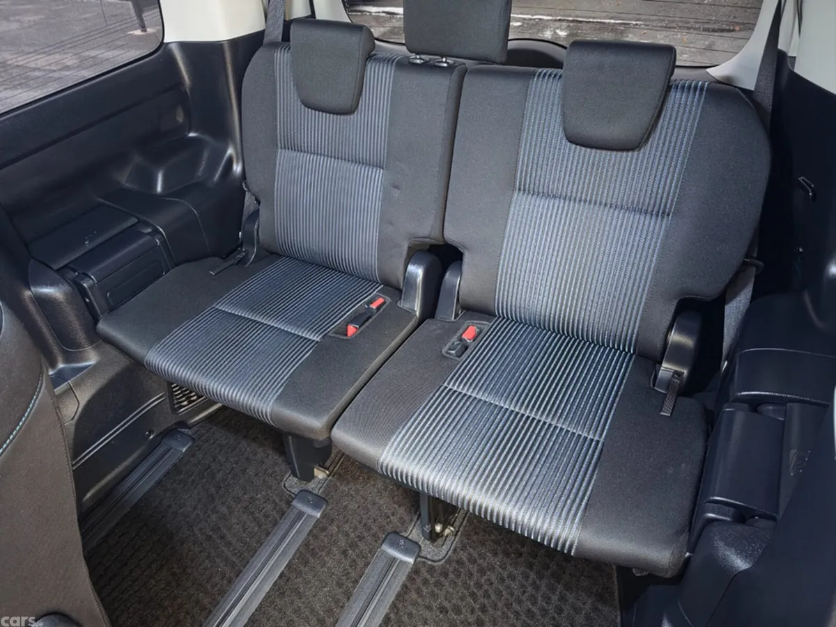 Toyota Voxy MPV, Petrol Hybrid, 2016, Black