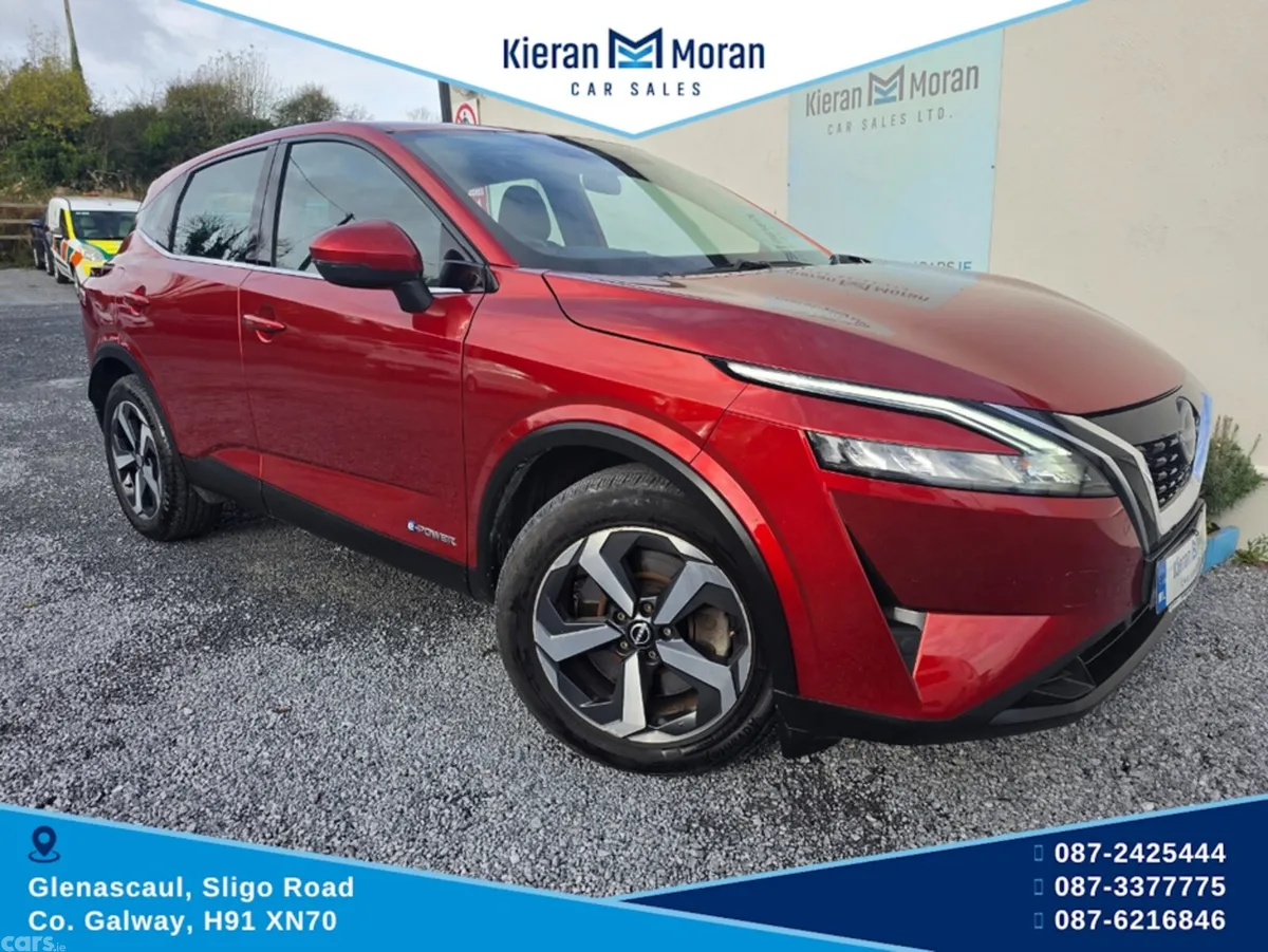 Nissan Qashqai MPV, Petrol, 2023, Red